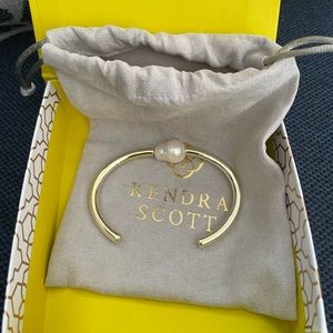 Kendra Scott Lindsay Gold Cuff Bracelet in White Pearl